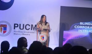 Experta en comunicación corporativa alerta sobre posibles crisis por la IA