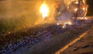 Cuatro personas mueren calcinadas dentro de vehículo que chocó en autopista Duarte