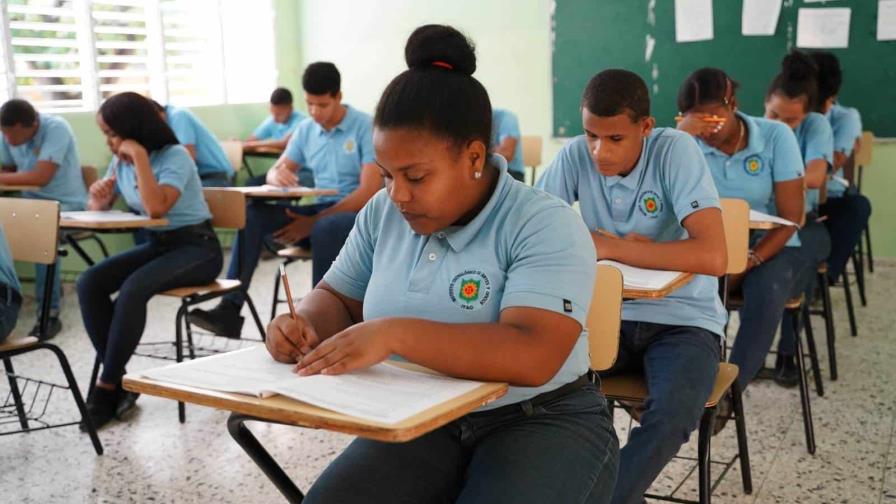 Educación convoca más de 17 mil estudiantes para la tercera convocatoria de Pruebas Nacionales