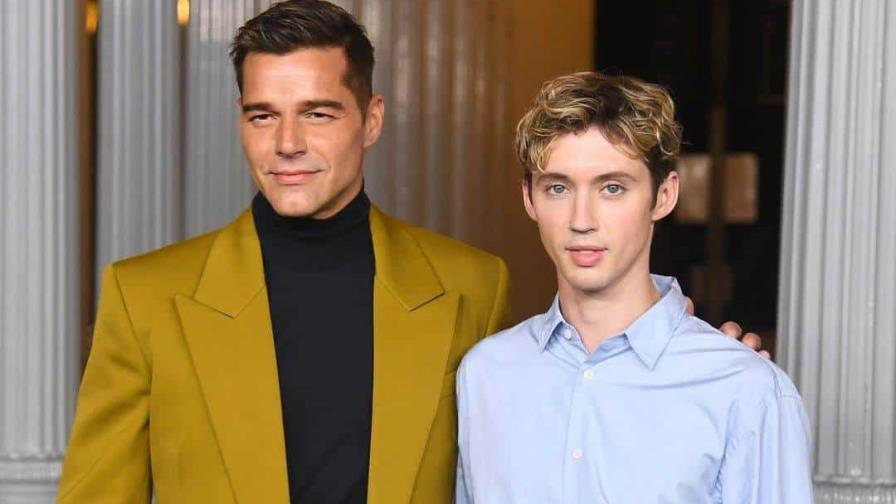 Ricky Martin es fotografiado junto al músico Troye Sivan de 29 años