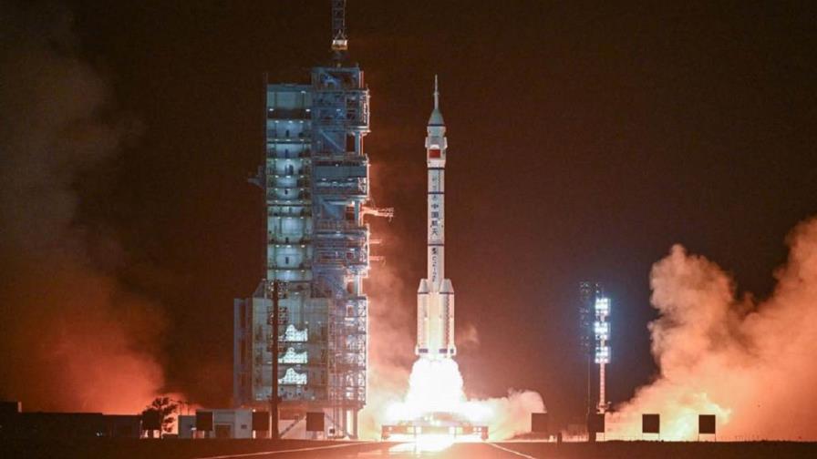 La misión china Shenzhou-18 regresa a la Tierra con 34,6 kg de muestras científicas