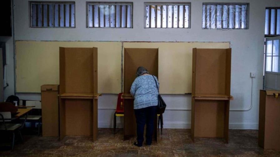 Los puertorriqueños comienzan a votar en unas elecciones que se prevén históricas