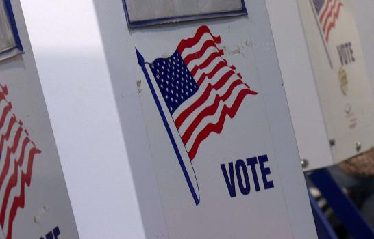 La democracia en Estados Unidos alcanza el nivel m&aacute;s bajo en d&eacute;cadas, advierte informe