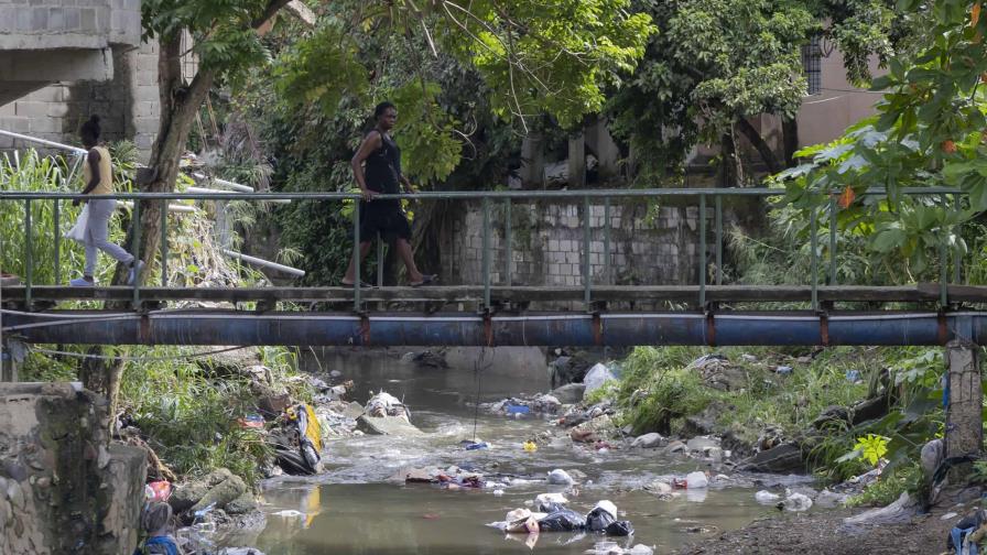 Moradores de la cañada Las 800 están escépticos sobre su saneamiento