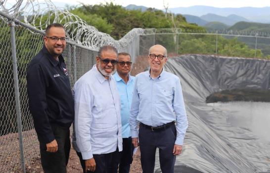 Autoridades supervisan proyecto de acceso de agua  en zonas rurales