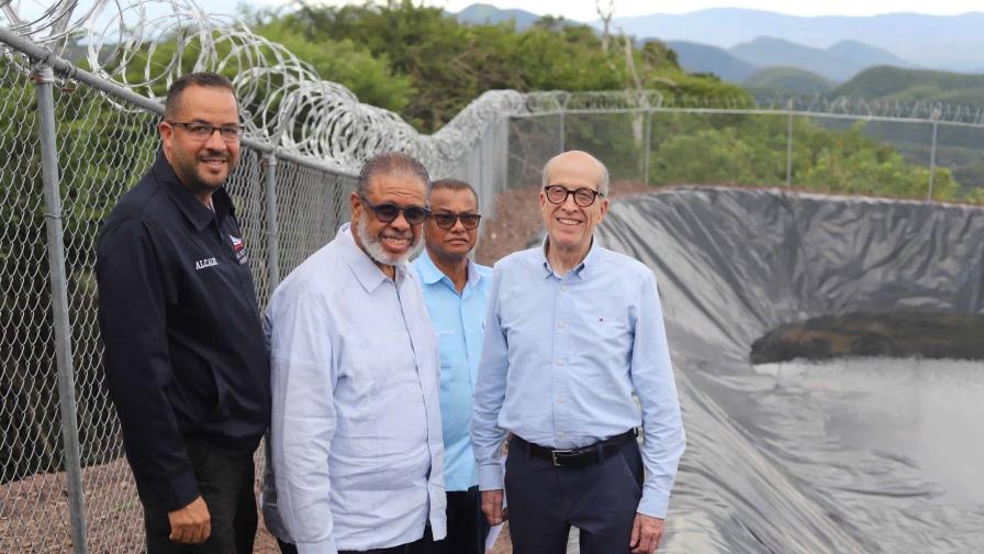 Autoridades supervisan proyecto de acceso de agua  en zonas rurales