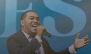 Cantante Yeik Roa estrea himno de adoraci&oacute;n "Elohim"