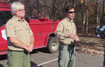 Equipos combaten dos incendios forestales en Nueva Jersey, en la peor sequía en casi 120 años