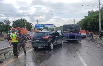 Varios heridos en accidente que involucra al menos 12 vehículos en la autopista Joaquín Balaguer
