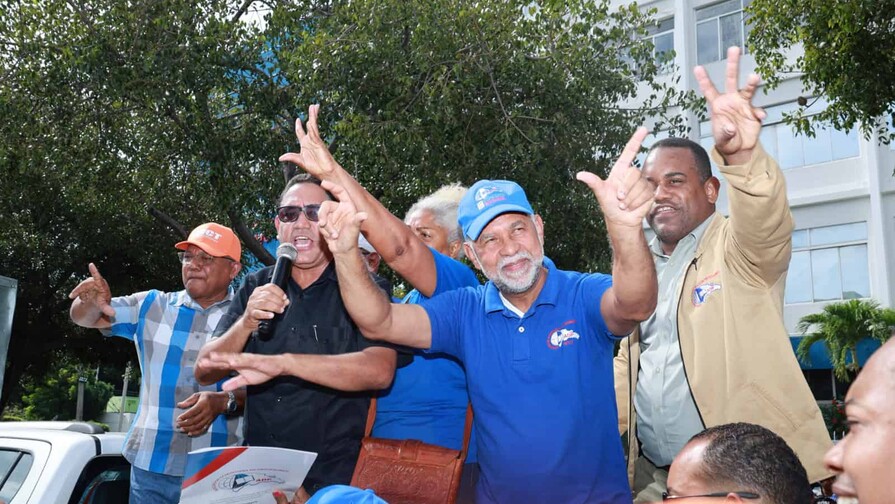 ADP pospone protesta tras compromisos del Minerd sobre evaluación docente ADP pospone protesta tras compromisos del Minerd sobre evaluación docente