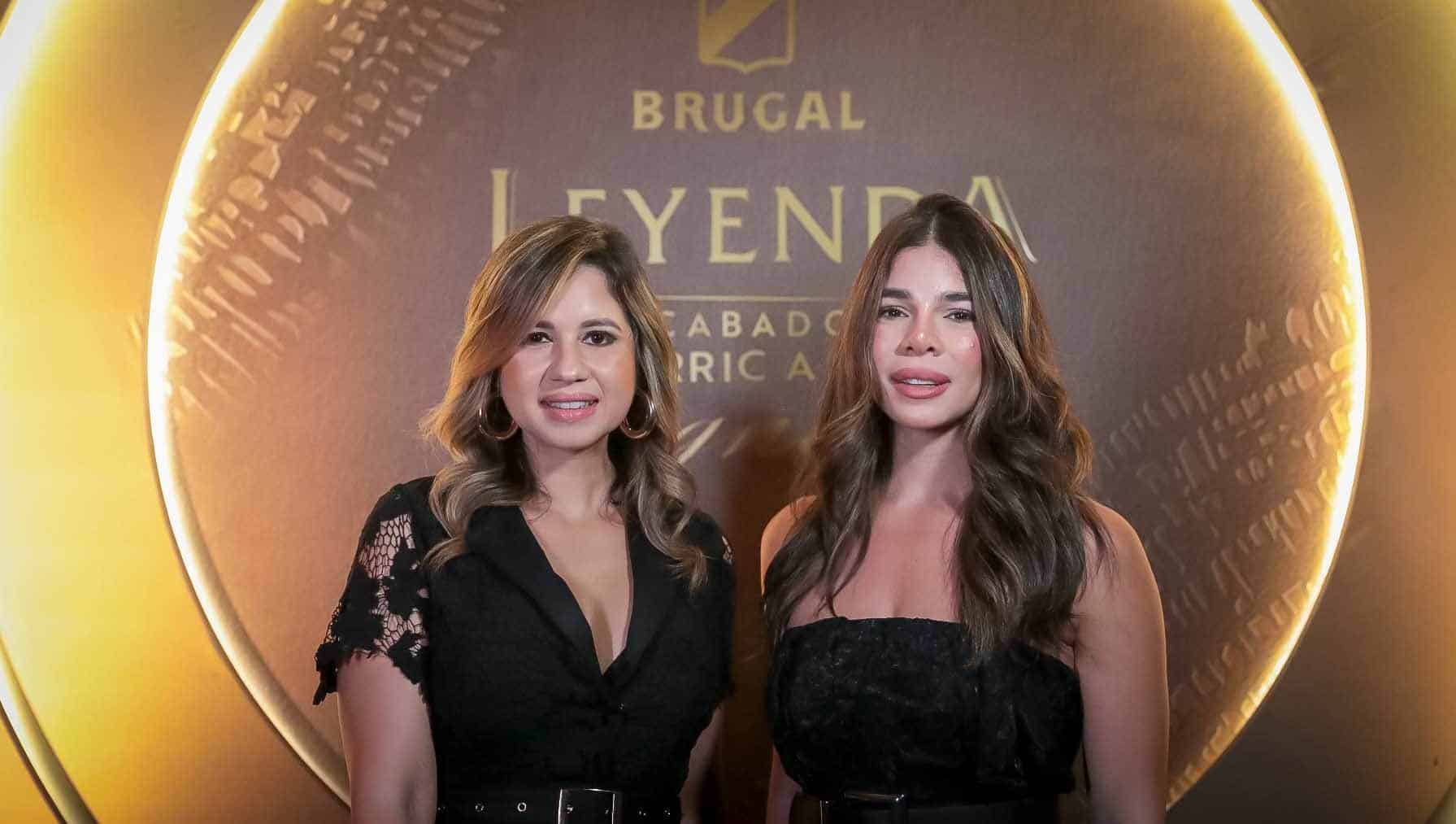 Claudia Piña y Pamela Abreu.