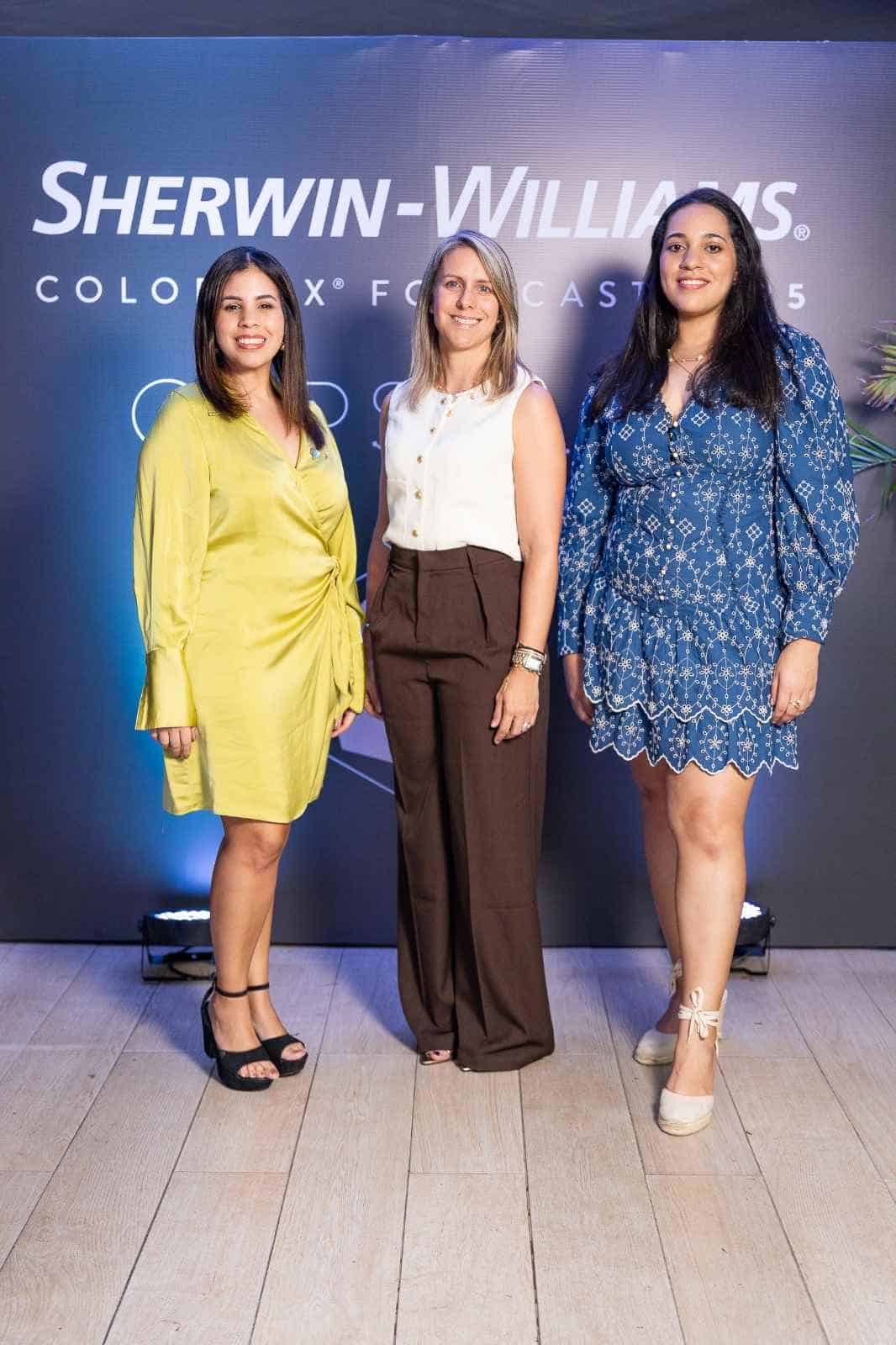 Elisabeth Santana, Raquel Defilló de García y Lyné Genao.