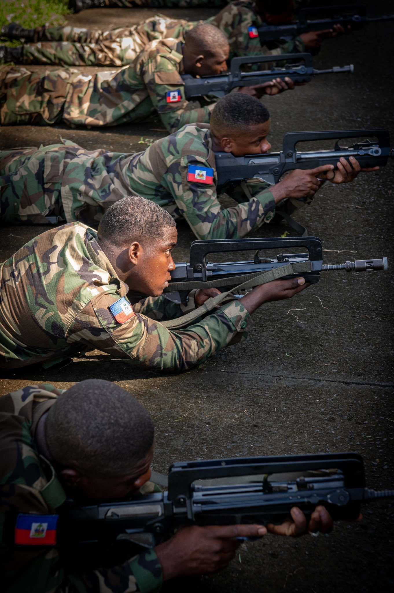 La cooperación busca mejorar el personal militar haitiano para enfrentar las bandas.