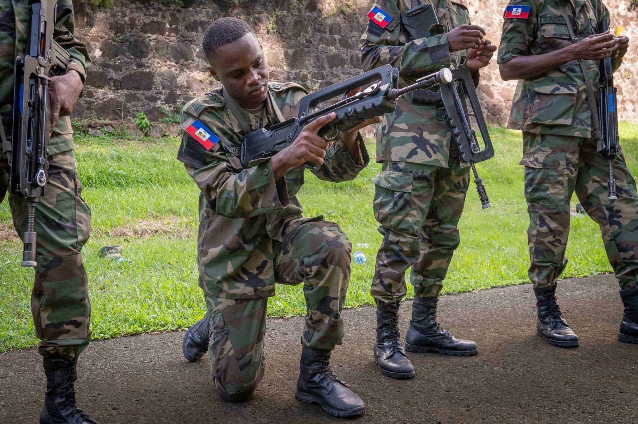 La cooperación busca mejorar el personal militar haitiano para enfrentar las bandas.