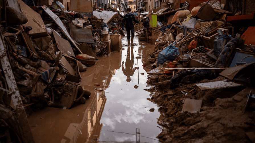 Hallado un año después el cadáver de una víctima de las inundaciones en España Hallado un año después el cadáver de una víctima de las inundaciones en España