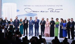 Entregan Premio al Emigrante Dominicano a Ydanis Rodríguez