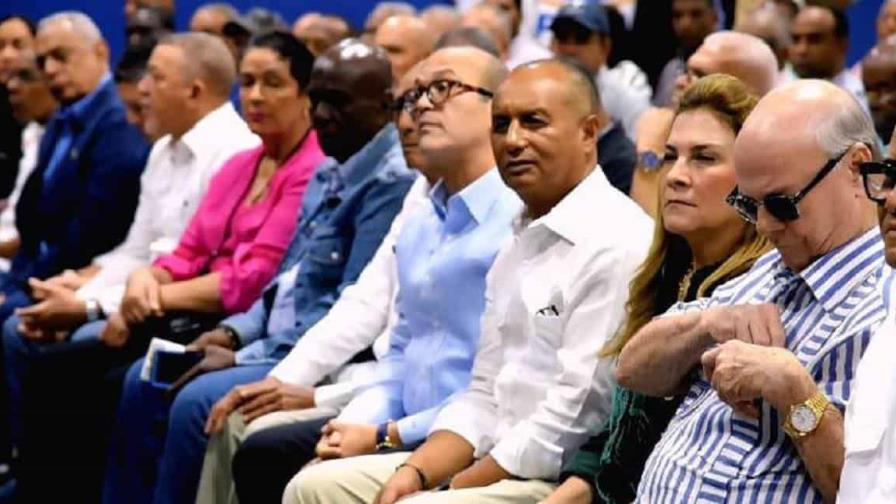 Hipólito, Eulalio Ramírez y Carolina Mejía encabezan asamblea de dirigentes del Frente Agropecuario