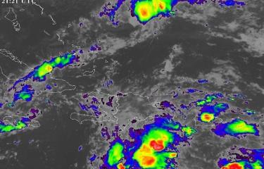 Onda tropical y vaguada seguirán provocando lluvias en las próximas horas
