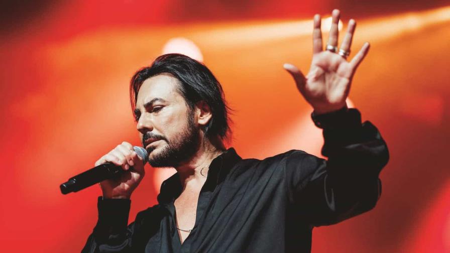 Beto Cuevas: La música es un tubo de escape emocional que uso en todo momento Beto Cuevas: La música es un tubo de escape emocional que uso en todo momento