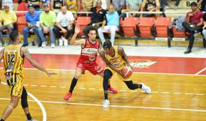 Michael Warren convirtió seis triples para el triunfo del Don Bosco, en Moca