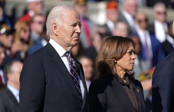 Biden y Harris reaparecen en público por primera vez desde las elecciones presidenciales