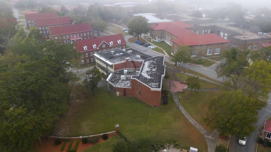 Identifican a hombre asesinado en tiroteo en Universidad de Alabama, que dejó 16 heridos Identifican a hombre asesinado en tiroteo en Universidad de Alabama, que dejó 16 heridos
