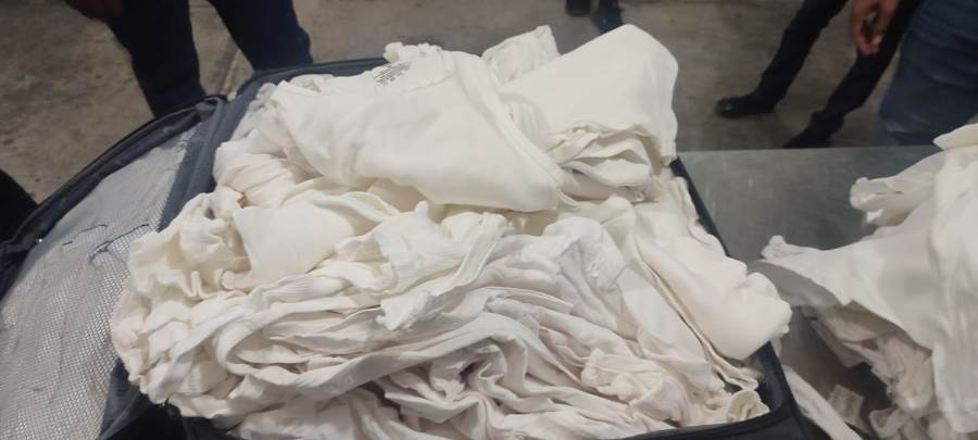 Distintas formas en las que los narcotraficantes esconden las drogas para su envió. 