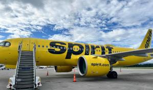 Las 48 personas a bordo del avión tiroteado en Haití esperan en RD la llegada de otra nave