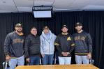 Ramón Tallaj es recibido por Yadier Molina y Angel Ovalles en el Citi Field Ramón Tallaj es recibido por Yadier Molina y Angel Ovalles en el Citi Field