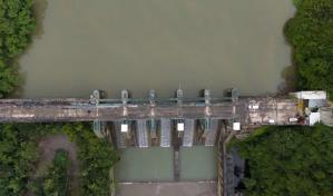 Prohíben el uso de balnearios en el río Nizao por el vaciado de la presa Aguacate