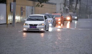 Aguaceros provocan crecidas de r&iacute;os e inundaciones urbanas en varias provincias del Cibao