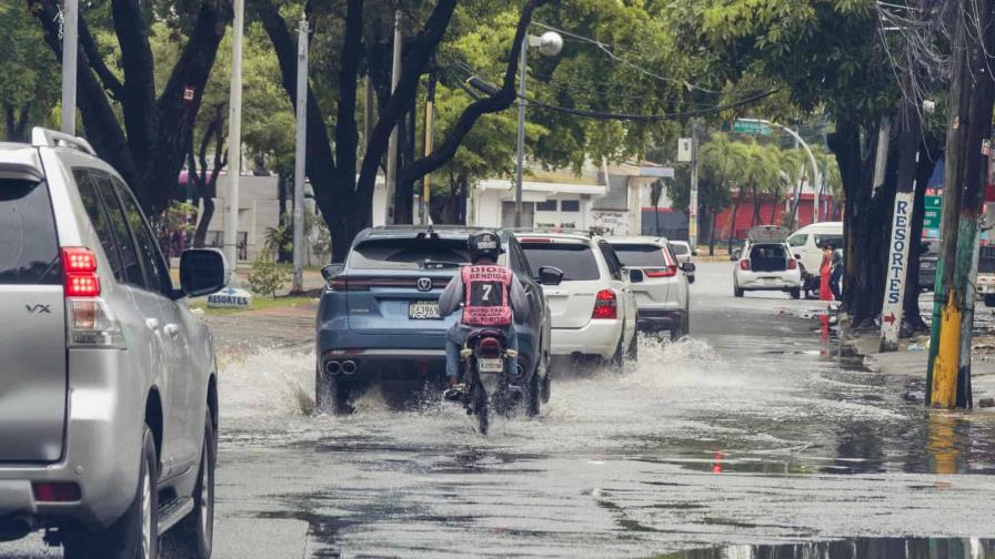 COE emite alerta roja para la provincia Duarte y amarilla para 23 demarcaciones por lluvias