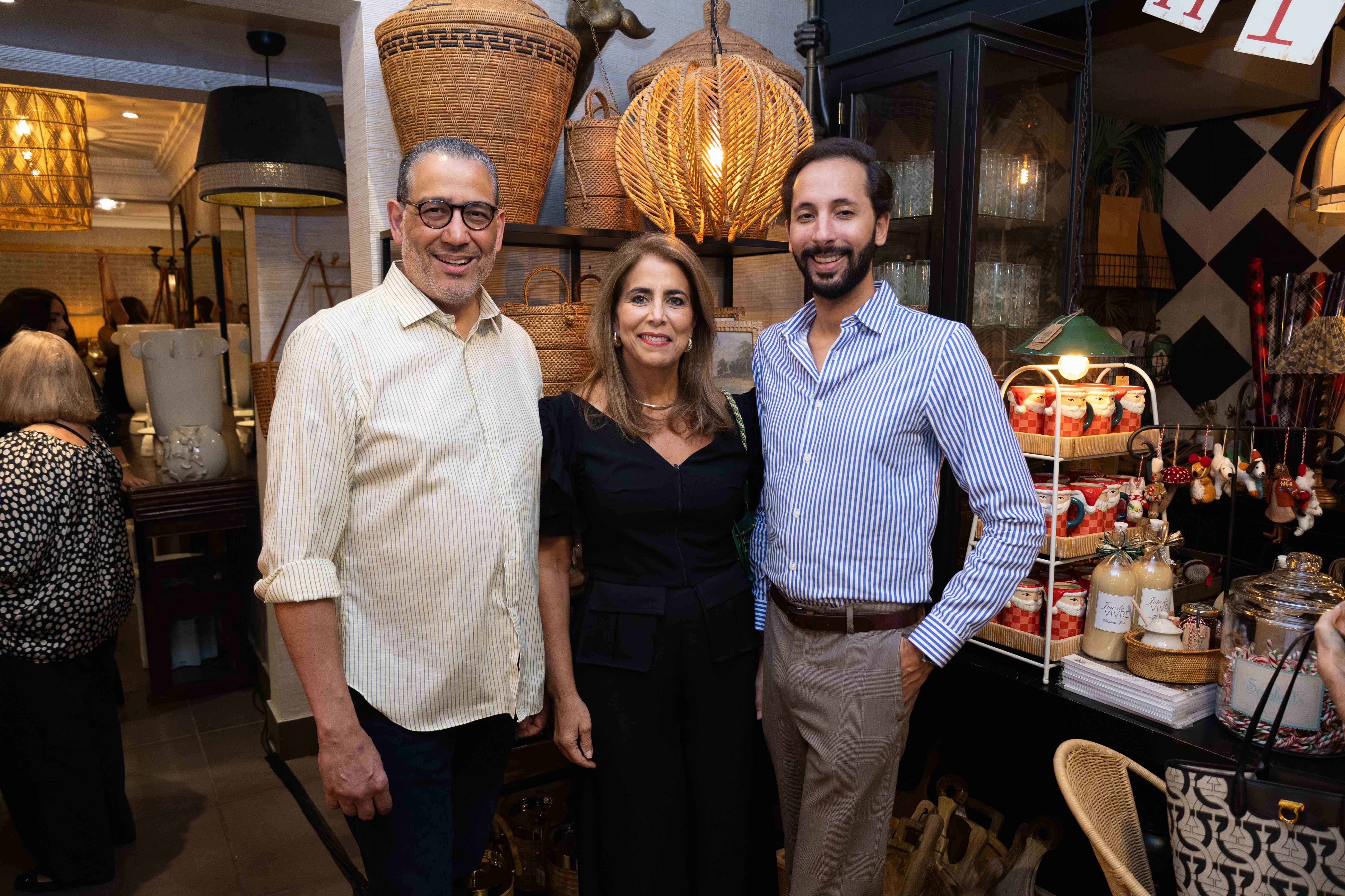 Frank Piñeiro, Cynthia Lezcano y Miguel Asjana. 