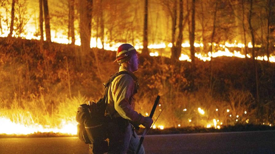 Nacen nuevos incendios en el noreste de EE.UU., mientras arden grandes fuegos en el oeste