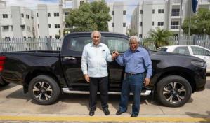 Conape entrega vehículos a hogares de día que demostraron administración eficiente