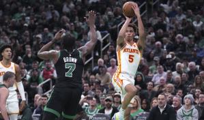 Daniels anota 28 puntos, Johnson logra triple-doble y Hawks vencen a Celtics