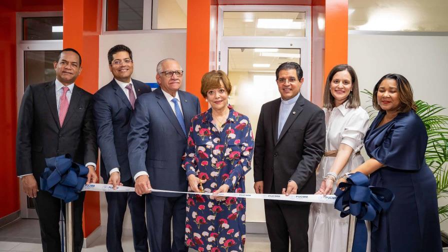 La PUCMM inaugura laboratorio de calidad del agua en honor a Rafael De León Grullón