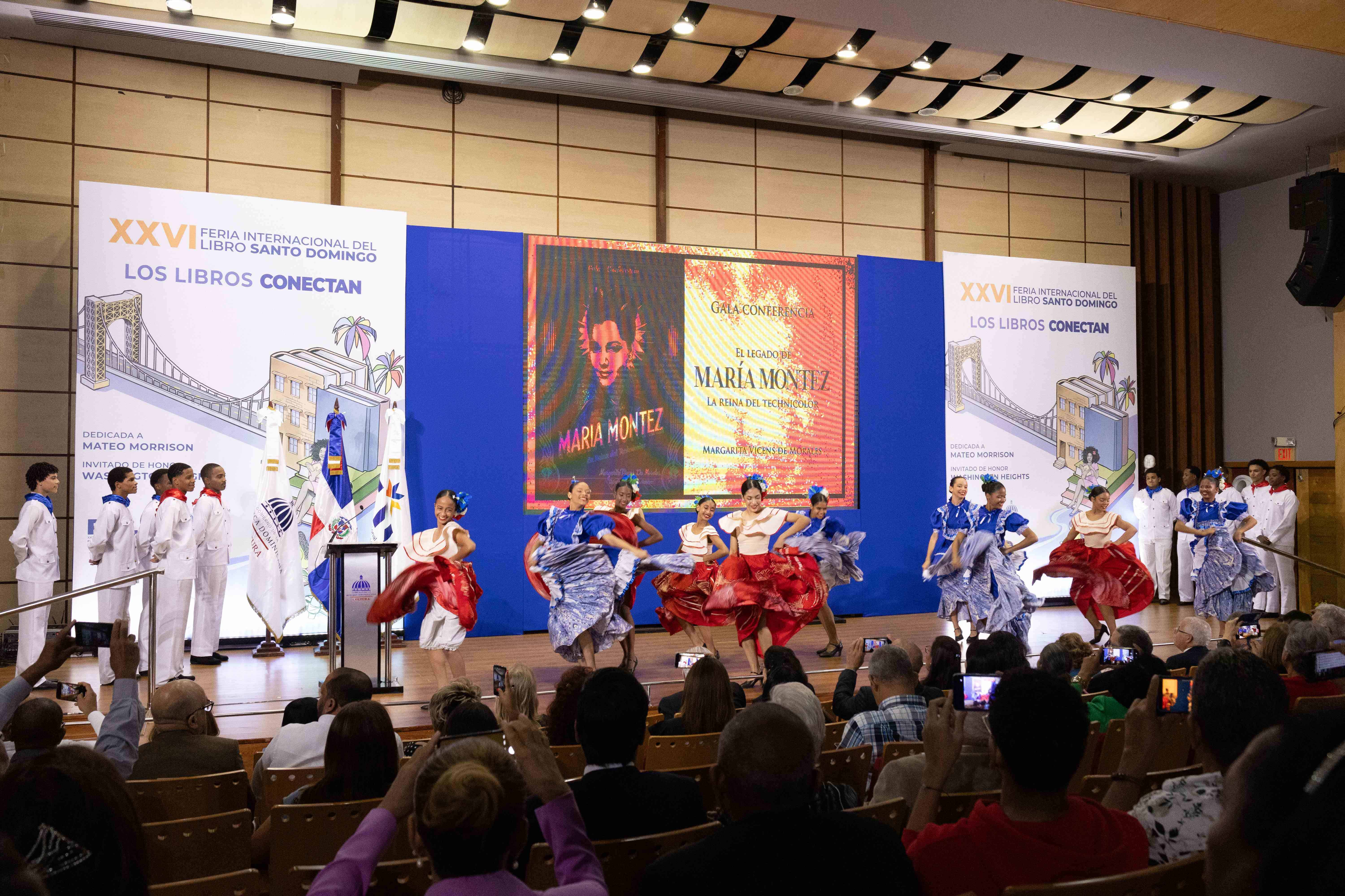 La Escuela Nacional de Danza participó en el homenaje.