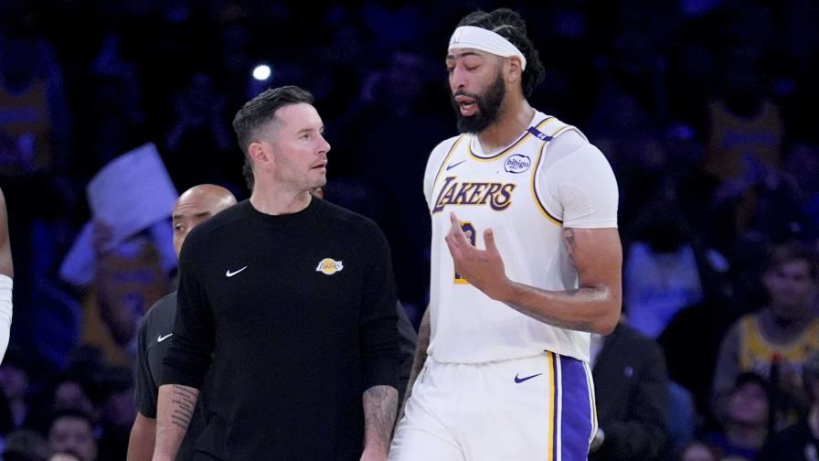 Anthony Davis dice que su ojo está bien tras golpe en partido de Lakers