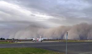 Tormenta de polvo provoca un choque múltiple en autopista de California