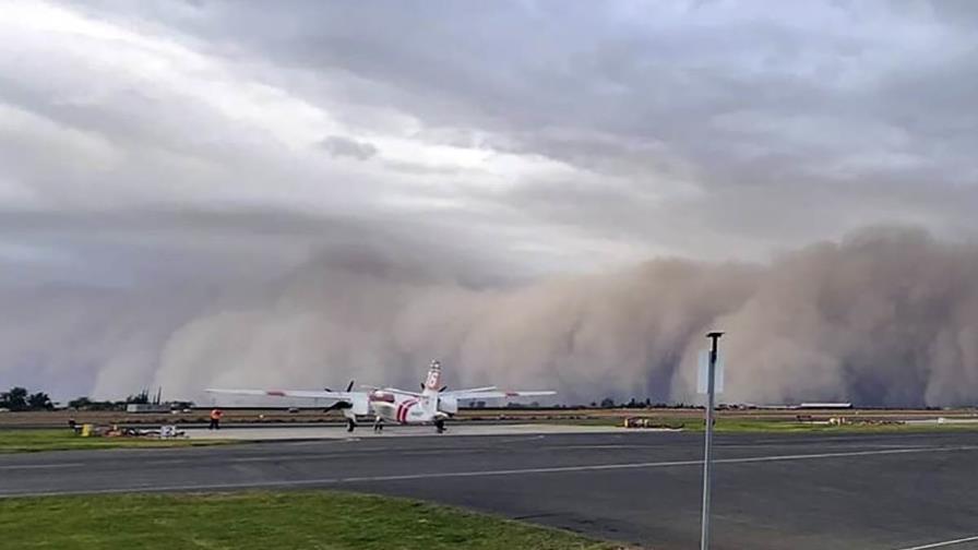 Tormenta de polvo provoca un choque múltiple en autopista de California