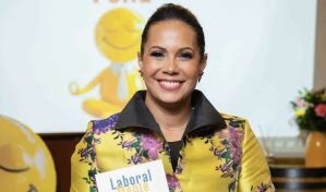 Carol Suárez pone en circulación su primer libro "Laboralmente Feliz"