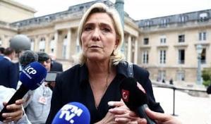 La policía allana la sede del partido ultraderechista de Le Pen en Francia La policía allana la sede del partido ultraderechista de Le Pen en Francia