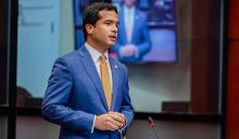 Senador Omar Fern&aacute;ndez fue hospitalizado tras presentar un cuadro de agotamiento