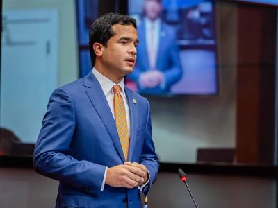 Omar Fernández exige liberar de impuestos salarios de hasta RD$52,000