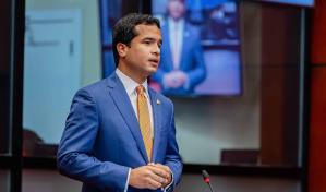 Omar Fernández destina fondos de octubre a tratamiento con cáncer de mama y operativos