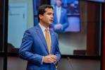Omar Fernández denuncia falta de cupos en escuelas