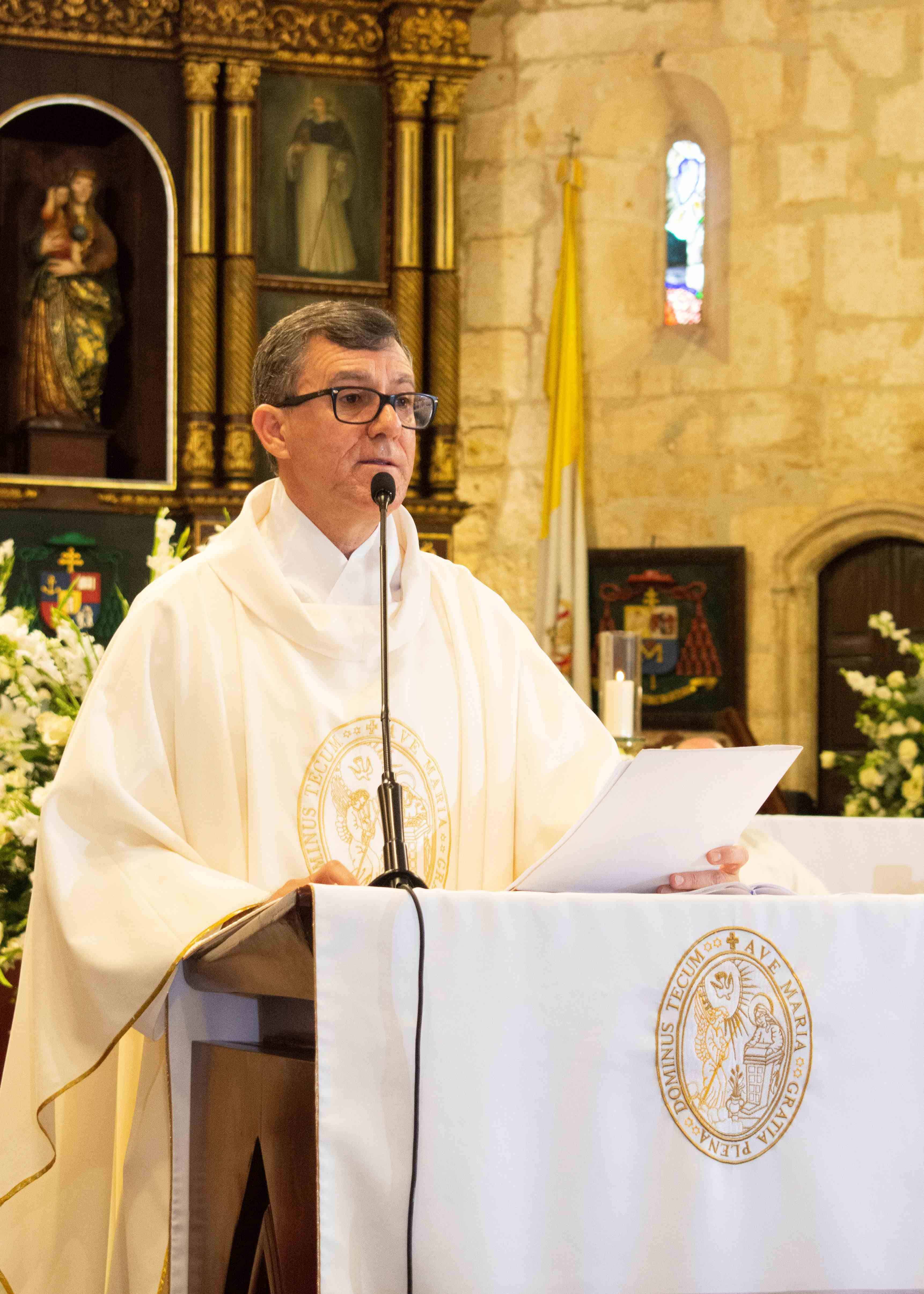 Rev. Padre Jorge William Hernández.