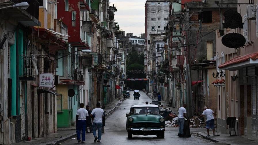 Economía cubana decrecerá debido a impacto de ciclones y crisis energética, según las autoridades