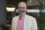 Juan Villoro: "Somos la primera generación que tiene que demostrar que no es una máquina" Juan Villoro: "Somos la primera generación que tiene que demostrar que no es una máquina"